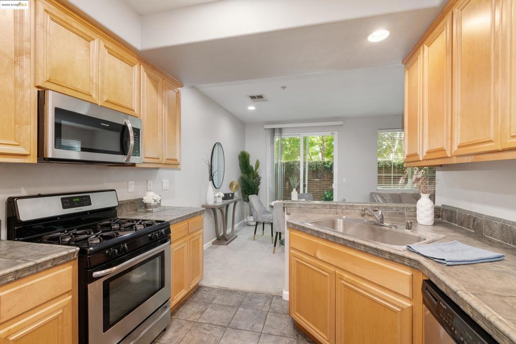 BRENTWOOD - Residential Lease