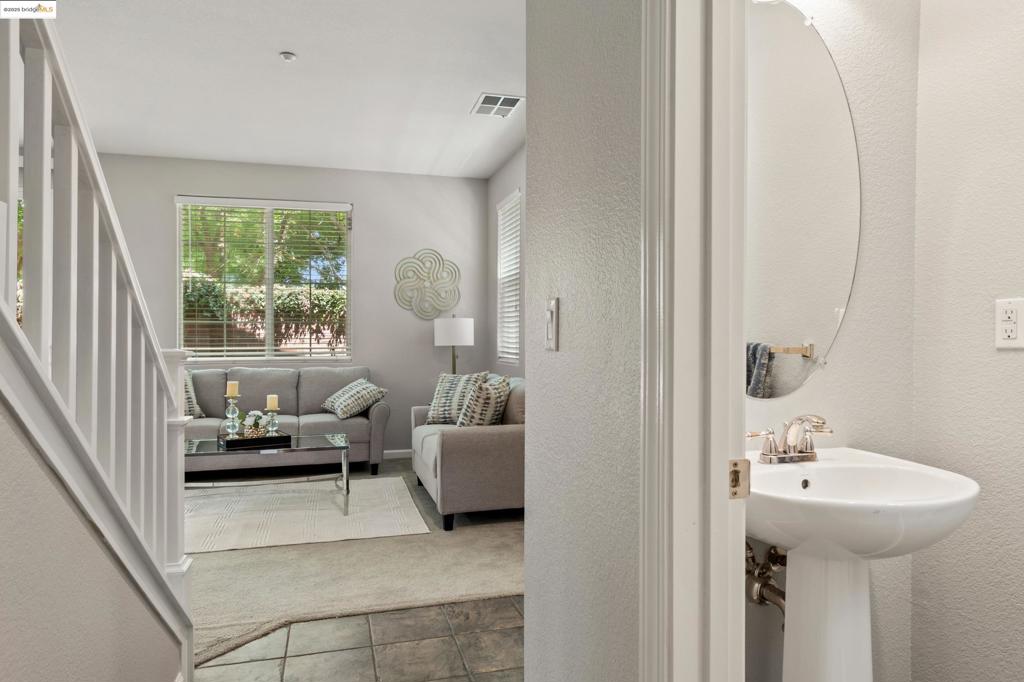 BRENTWOOD - Residential Lease