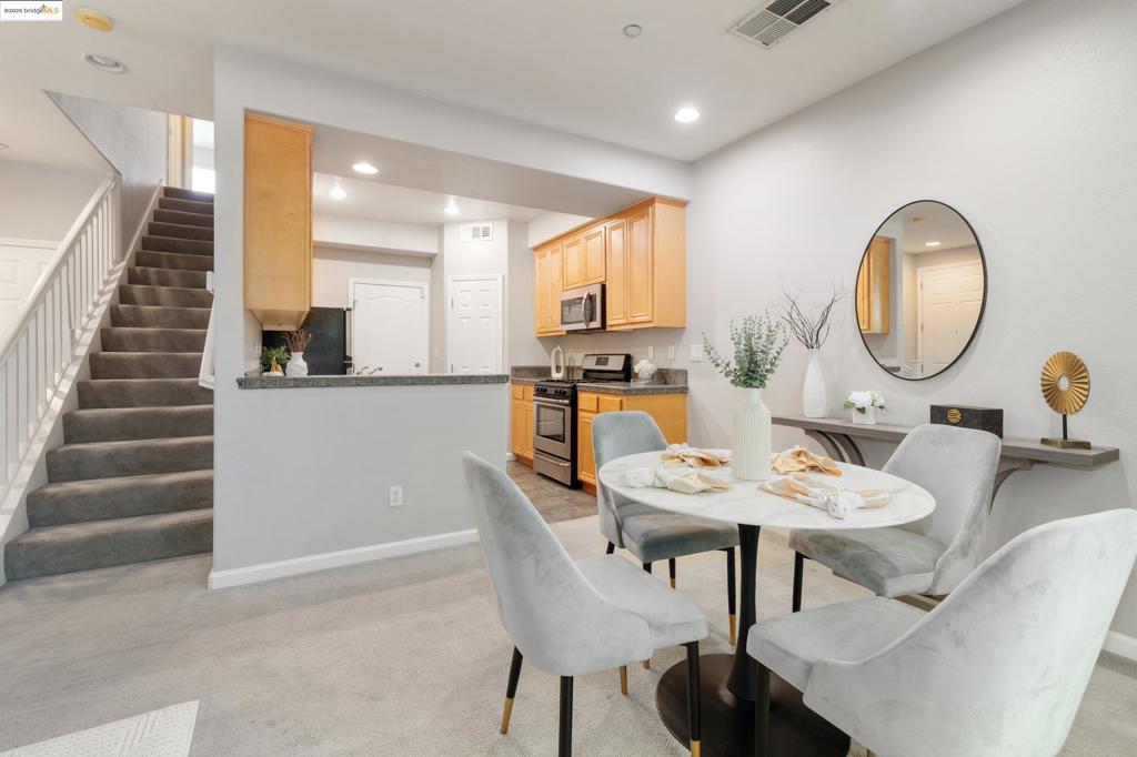 BRENTWOOD - Residential Lease