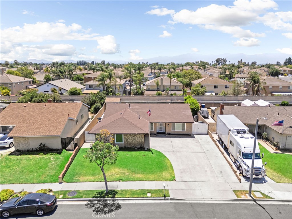 326 E Blue Jay