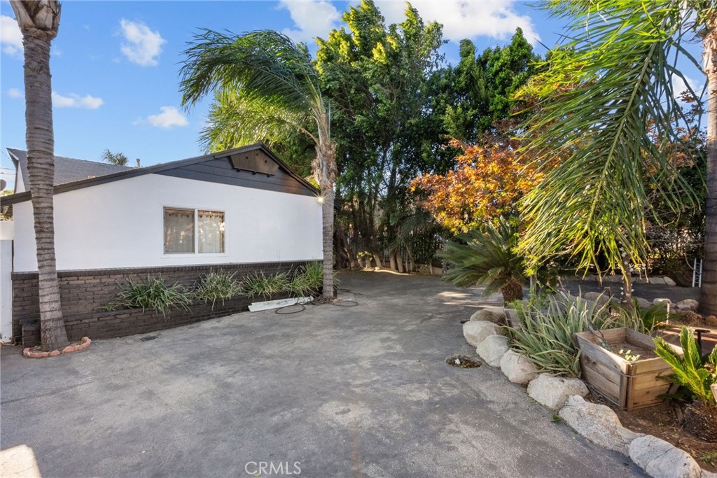 13761 Dronfield Avenue