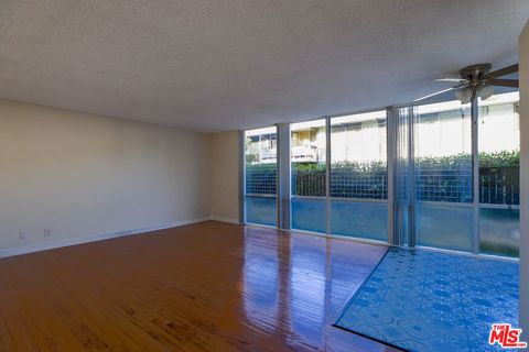 Photo of 11131 ROSE Avenue #25, Los Angeles, CA 90034 (MLS # 25609199)