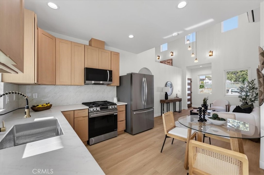 1607 Westmont