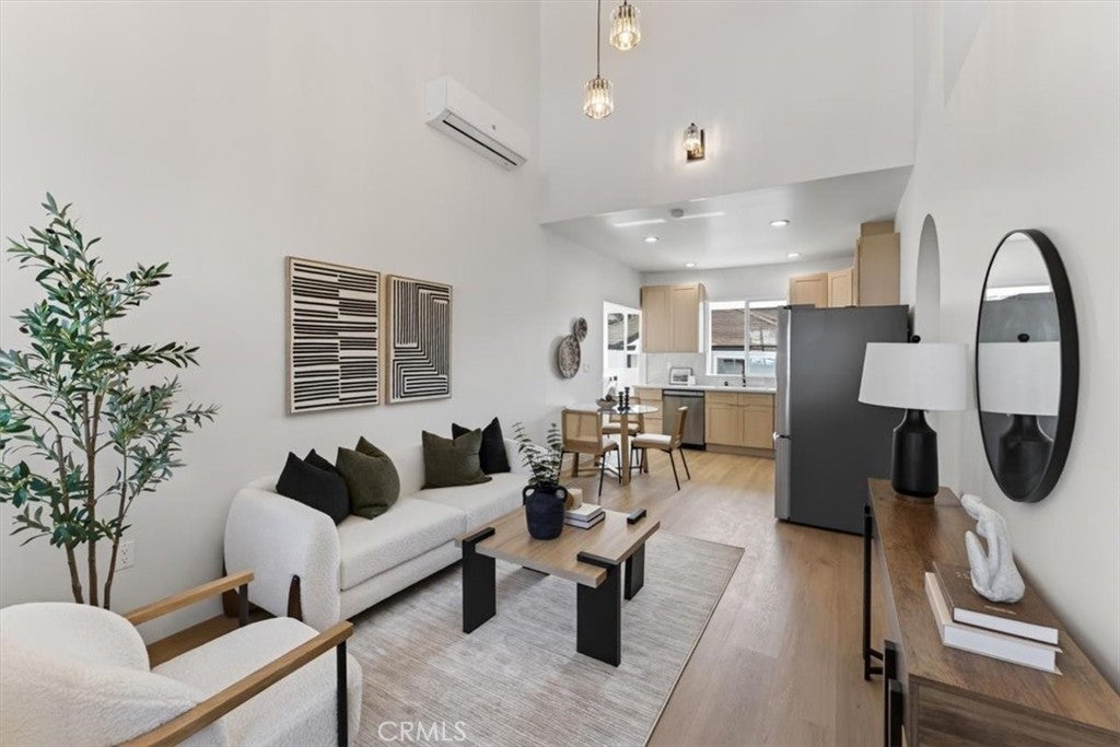 1607 Westmont