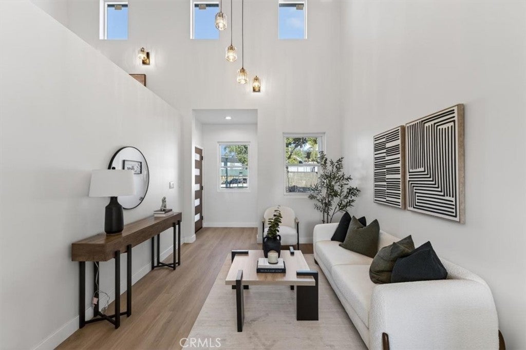 1607 Westmont