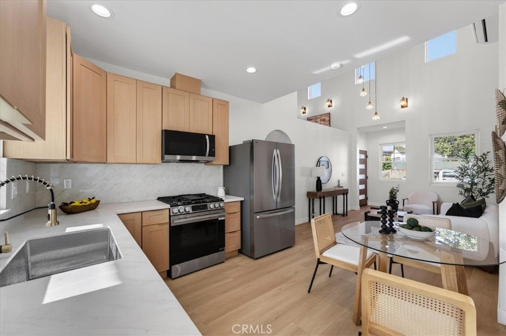 1607 Westmont