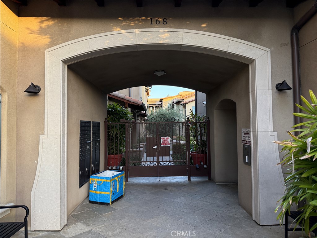 168 S Sierra Madre Boulevard 113