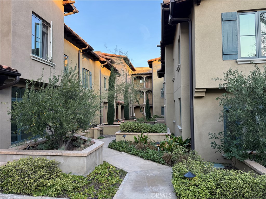 168 S Sierra Madre Boulevard 113