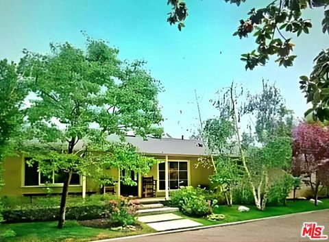 Photo of 13324 W SUNSET, Los Angeles, CA 90049 (MLS # 26844927)
