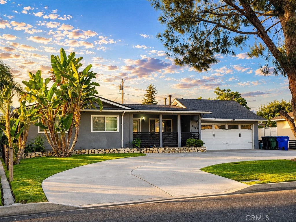 1437 E Vine