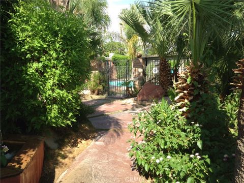 Photo of 920 E Chuckwalla Road, Palm Springs, CA 92262 (MLS # TR26119504)
