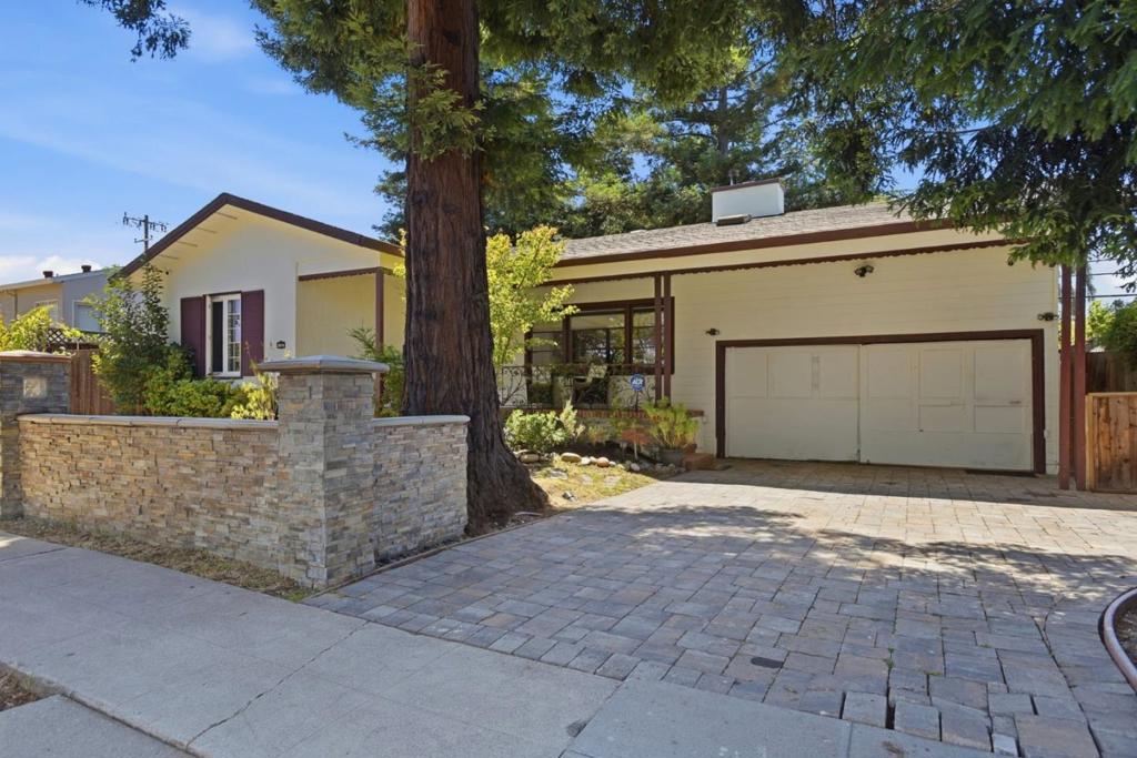 3010 Alameda De Las Pulgas