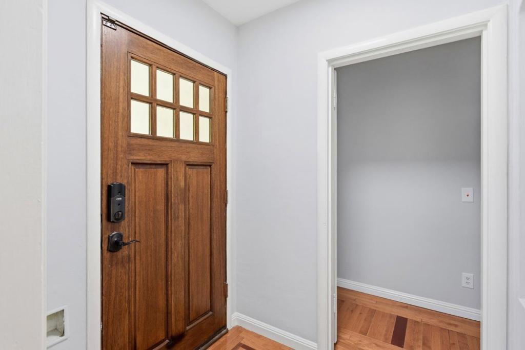 3010 Alameda De Las Pulgas