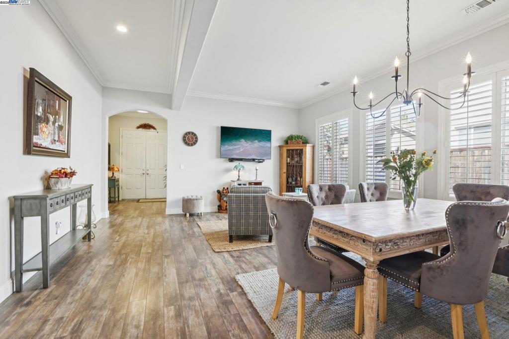 THE LAKES - Residential