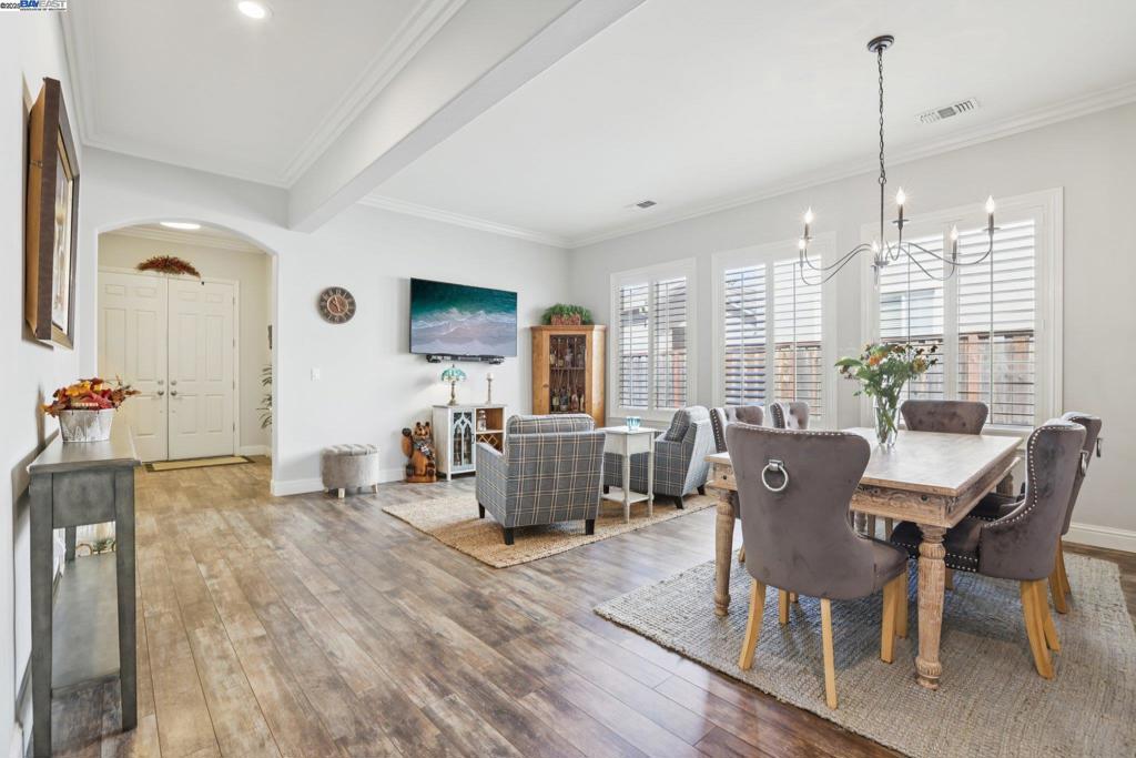 THE LAKES - Residential