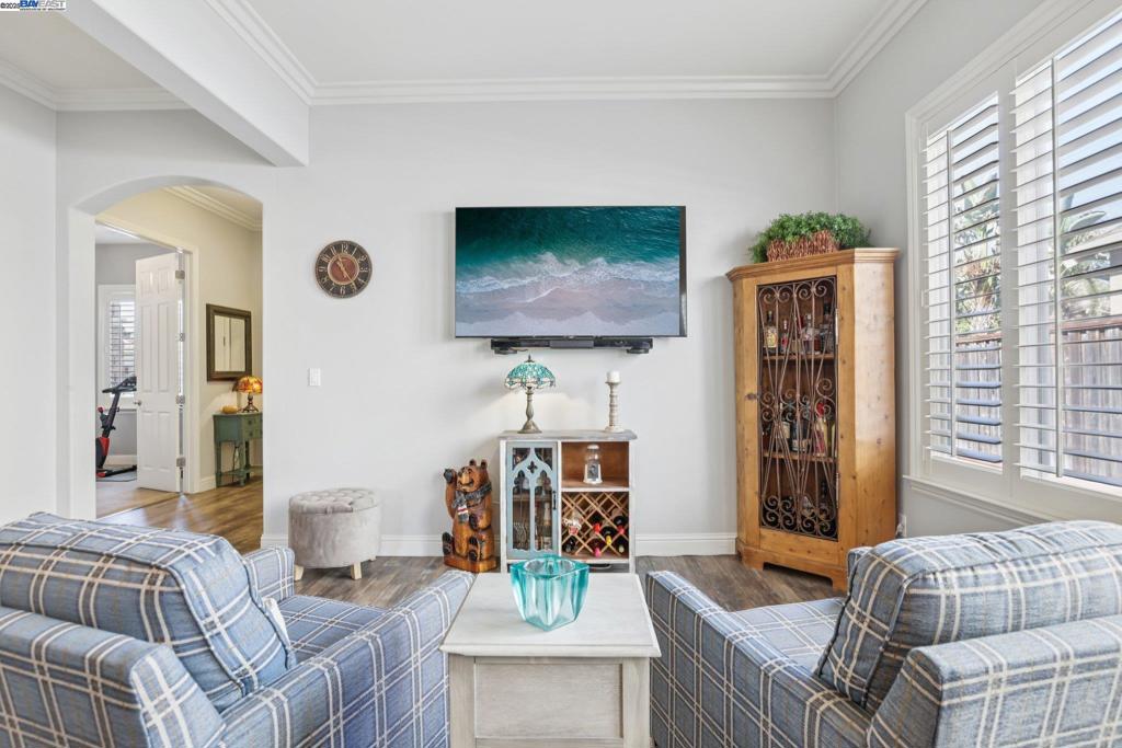 THE LAKES - Residential