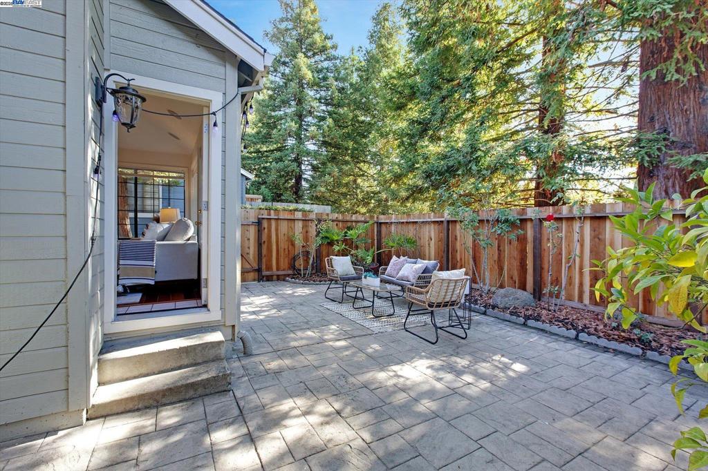 MEADOWS - Residential