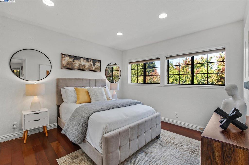 MEADOWS - Residential