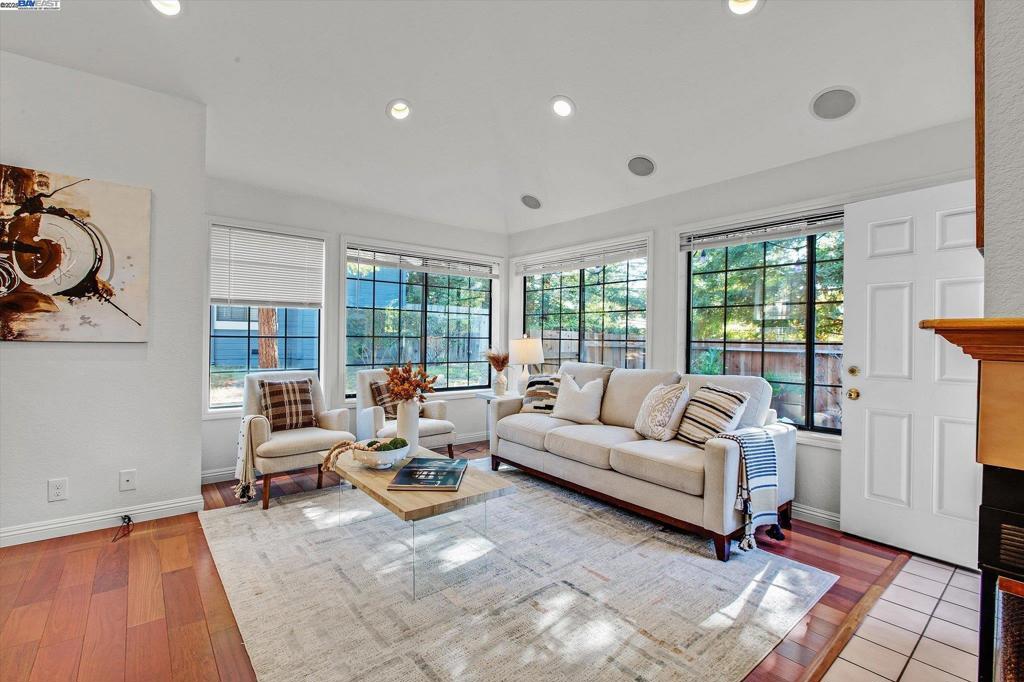 MEADOWS - Residential