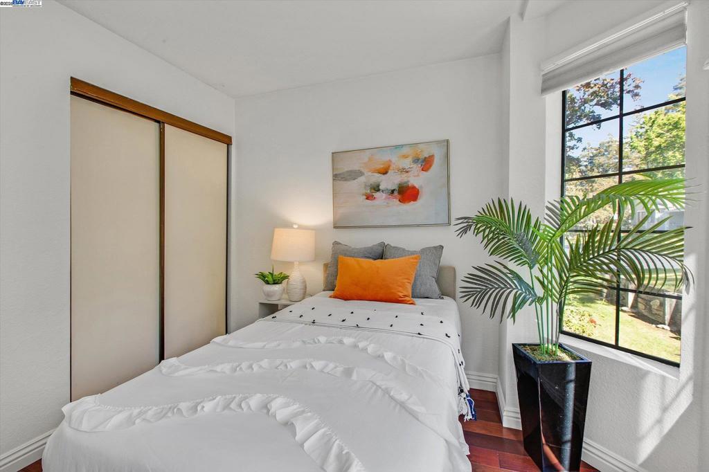 MEADOWS - Residential