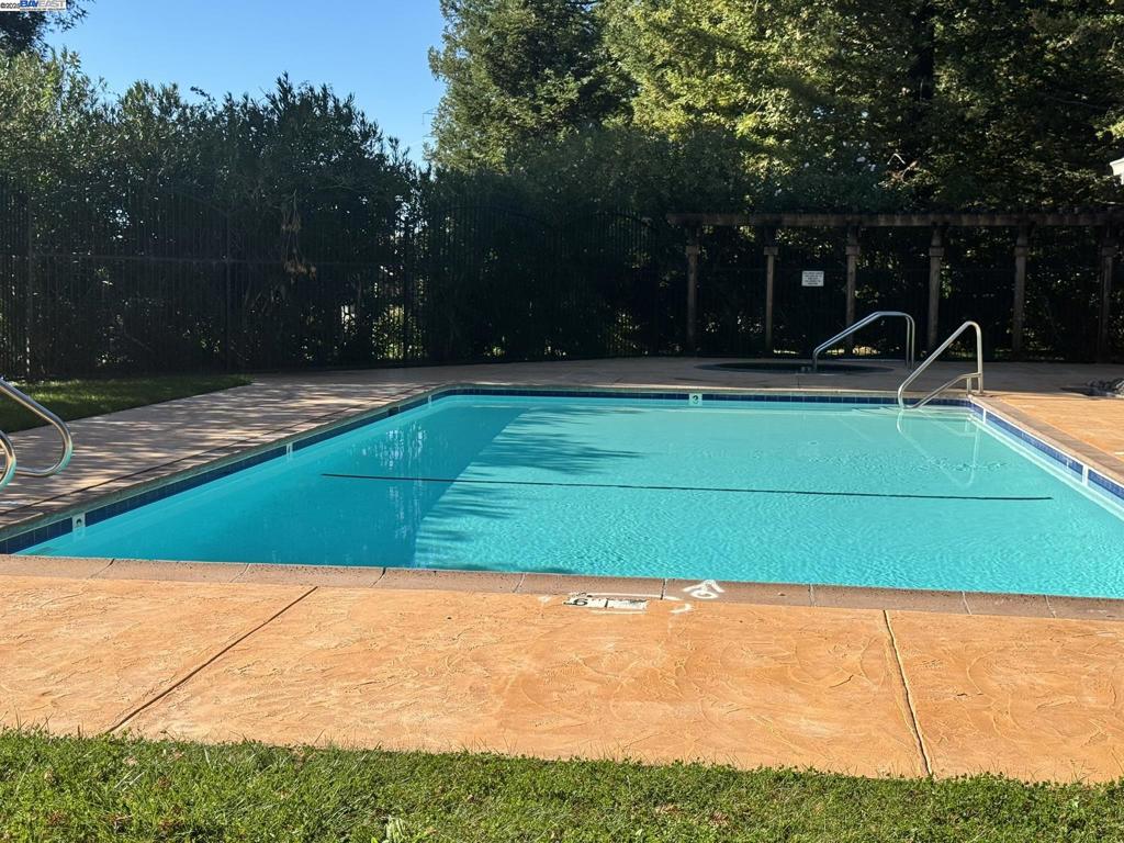 MEADOWS - Residential