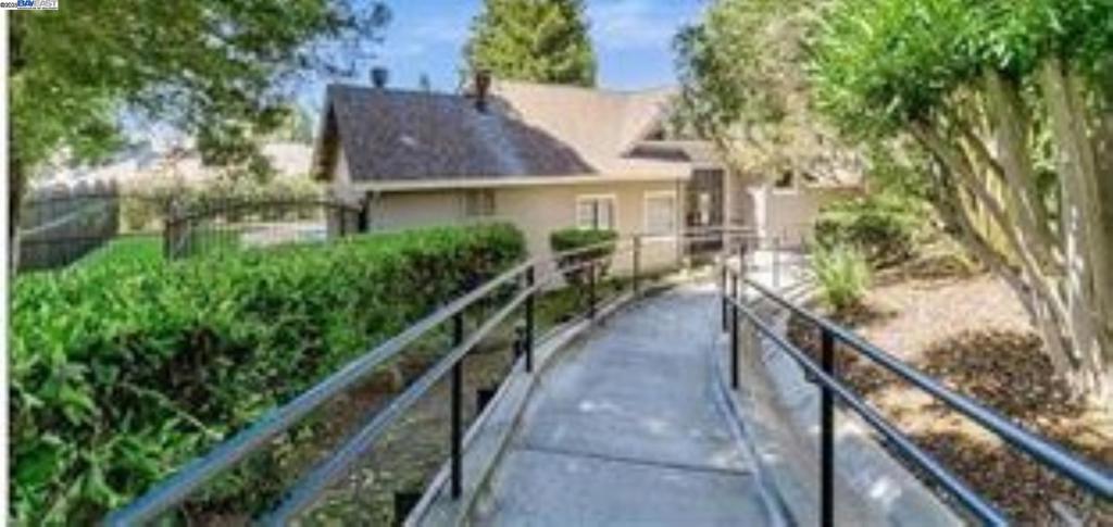 MEADOWS - Residential