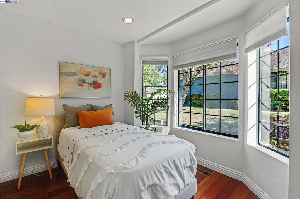 MEADOWS - Residential