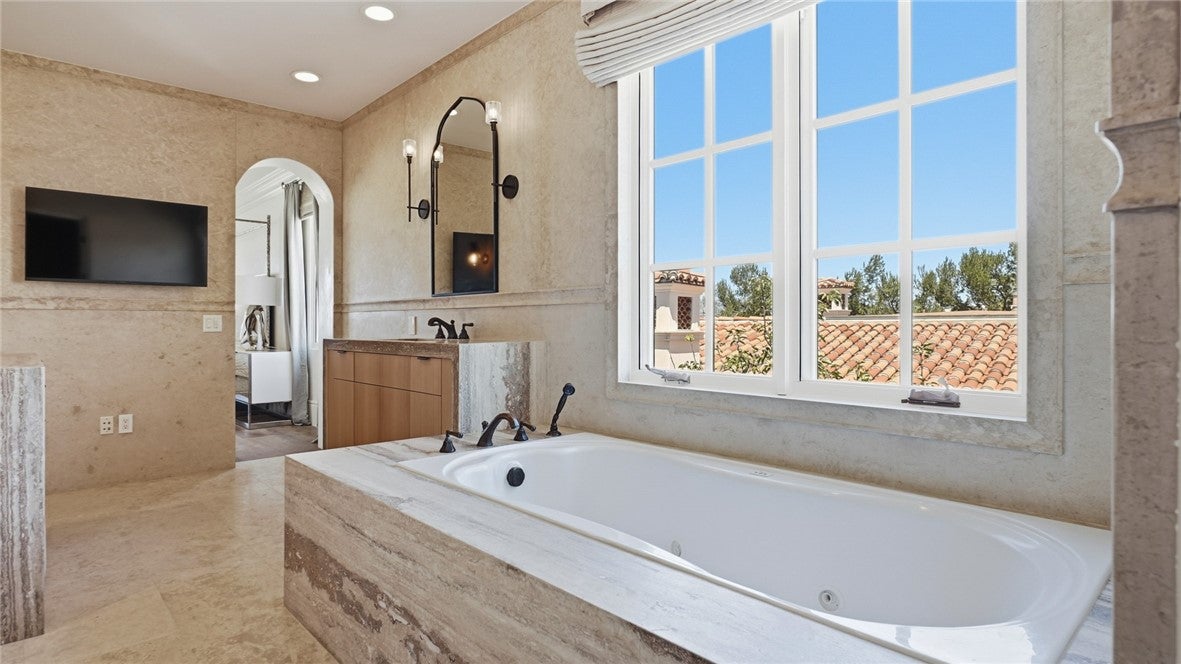 35 Shoreline, Dana Point CA 92629 - Photo 16