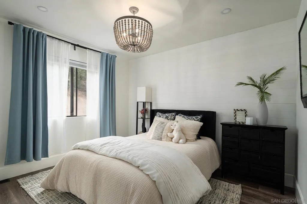 Escondido, California 92029, United States, 5 Bedrooms Bedrooms, ,3 BathroomsBathrooms,Residential,Active,198903