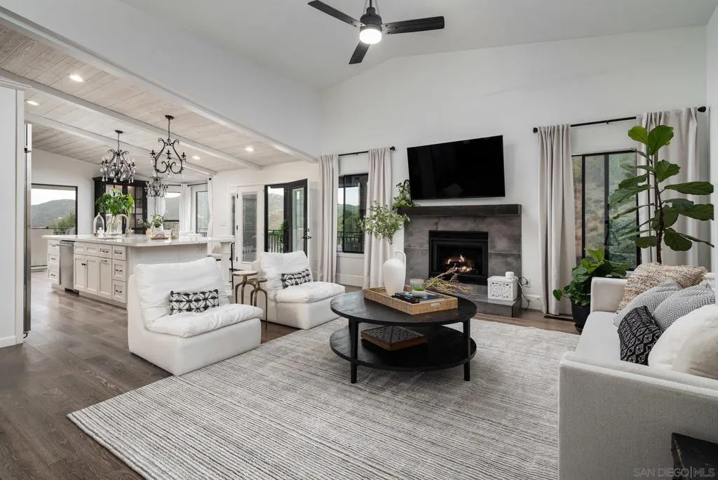 Escondido, California 92029, United States, 5 Bedrooms Bedrooms, ,3 BathroomsBathrooms,Residential,Active,198903