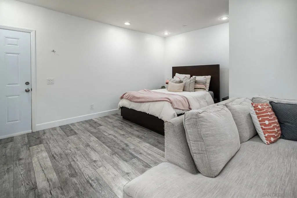 Escondido, California 92029, United States, 5 Bedrooms Bedrooms, ,3 BathroomsBathrooms,Residential,Active,198903