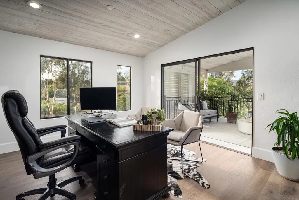 Escondido, California 92029, United States, 5 Bedrooms Bedrooms, ,3 BathroomsBathrooms,Residential,Active,198903