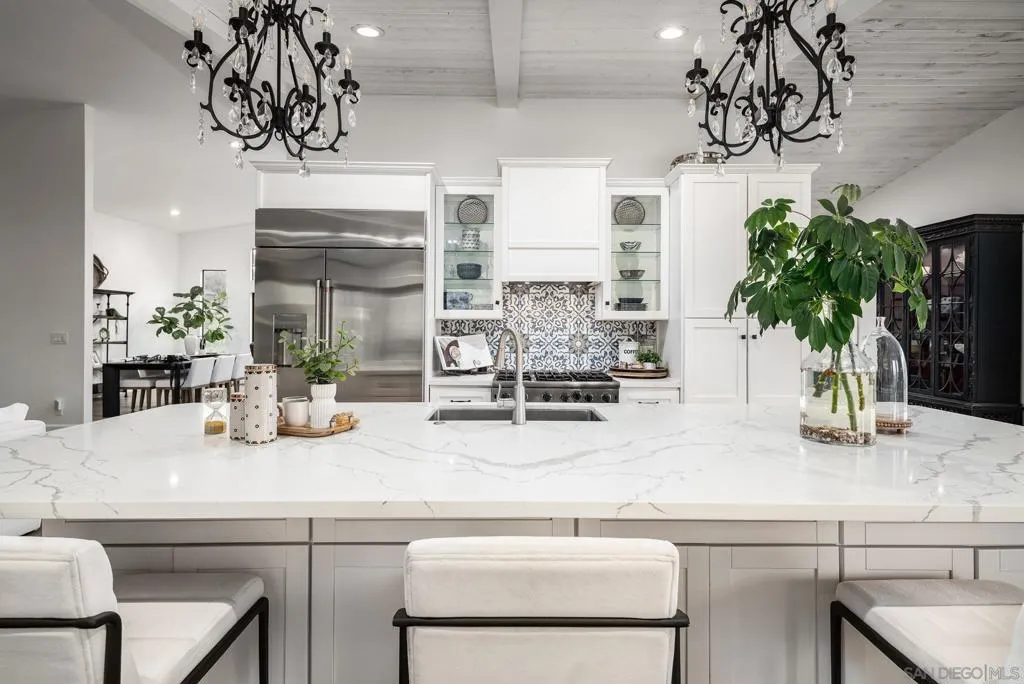 Escondido, California 92029, United States, 5 Bedrooms Bedrooms, ,3 BathroomsBathrooms,Residential,Active,198903