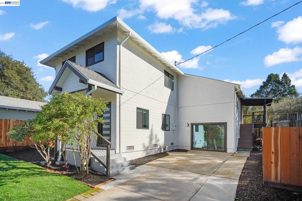 1120 Evans Ave