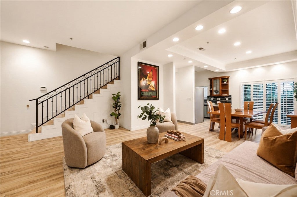 10833 Kling Street 4, North Hollywood CA 91602
