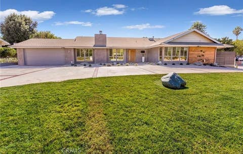 Photo of 17548 Marilla ST, Northridge, CA 91325 (MLS # SR26117366)