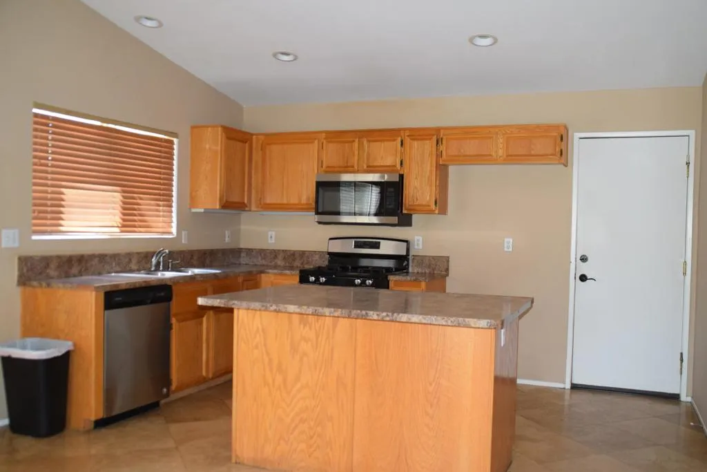 Indio, California 92203, United States, 4 Bedrooms Bedrooms, ,2 BathroomsBathrooms,Residential,Active,218017