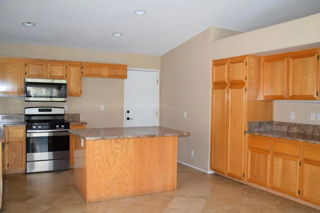 Indio, California 92203, United States, 4 Bedrooms Bedrooms, ,2 BathroomsBathrooms,Residential,Active,218017