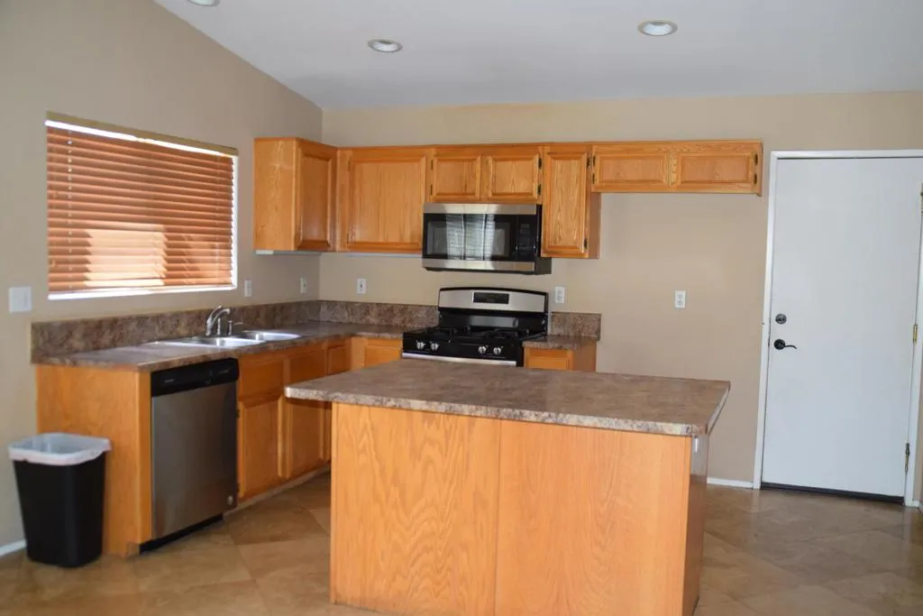 Indio, California 92203, United States, 4 Bedrooms Bedrooms, ,2 BathroomsBathrooms,Residential,Active,218017