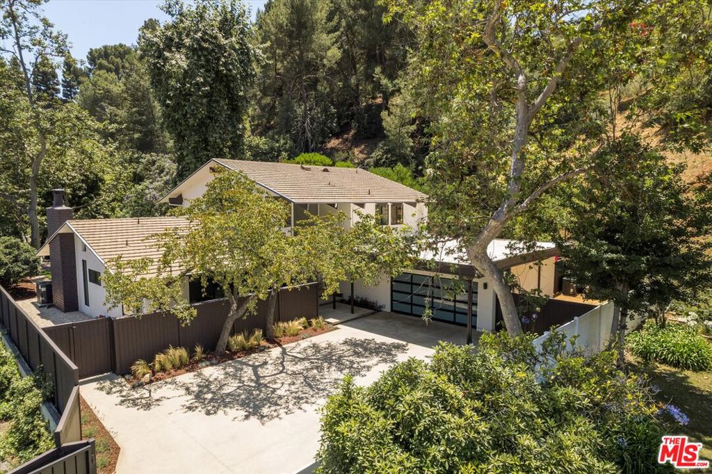 2313 Banyan Drive