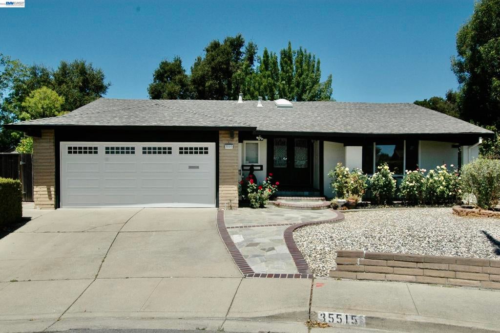 35515 Dee Place PL
