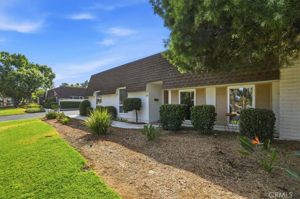 828 E Highland Avenue
