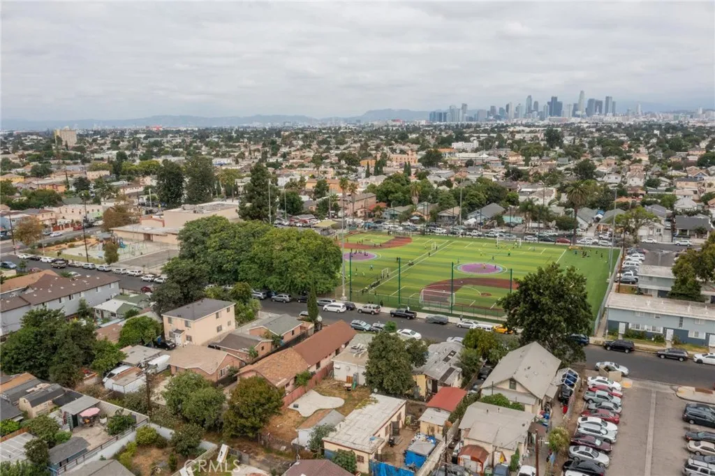 Los Angeles, California 90011, United States, 2 Bedrooms Bedrooms, ,1 BathroomBathrooms,Residential,Active,219561