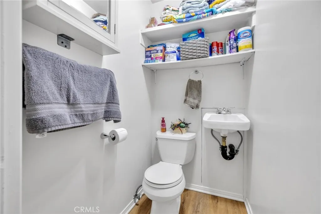 Los Angeles, California 90011, United States, 2 Bedrooms Bedrooms, ,1 BathroomBathrooms,Residential,Active,219561