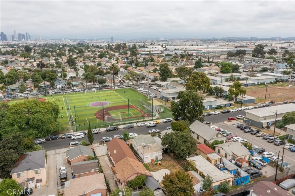 Los Angeles, California 90011, United States, 2 Bedrooms Bedrooms, ,1 BathroomBathrooms,Residential,Active,219561