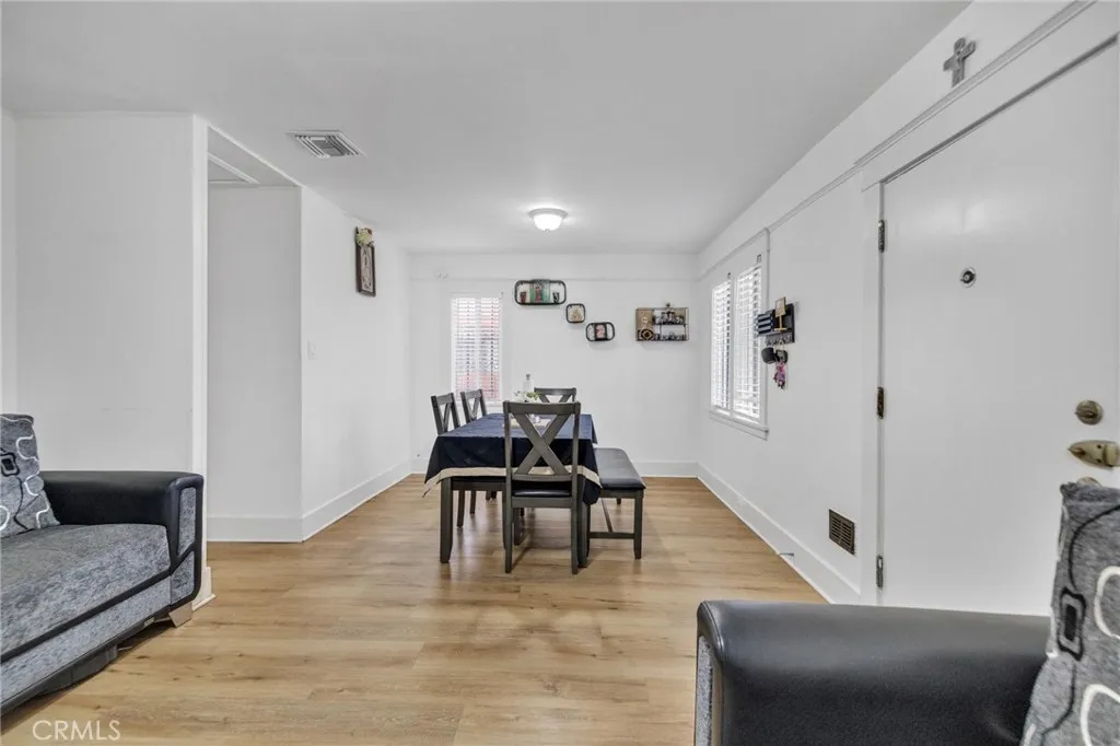 Los Angeles, California 90011, United States, 2 Bedrooms Bedrooms, ,1 BathroomBathrooms,Residential,Active,219561