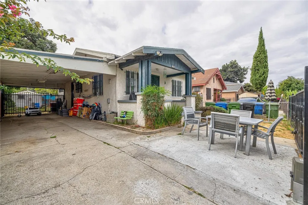 Los Angeles, California 90011, United States, 2 Bedrooms Bedrooms, ,1 BathroomBathrooms,Residential,Active,219561