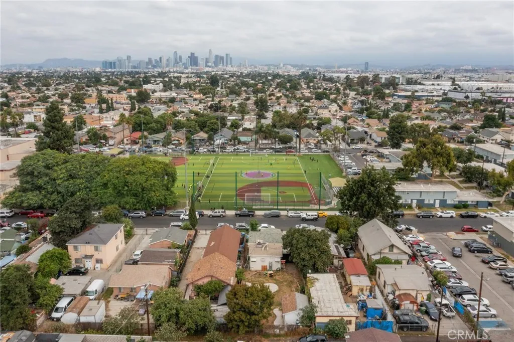 Los Angeles, California 90011, United States, 2 Bedrooms Bedrooms, ,1 BathroomBathrooms,Residential,Active,219561