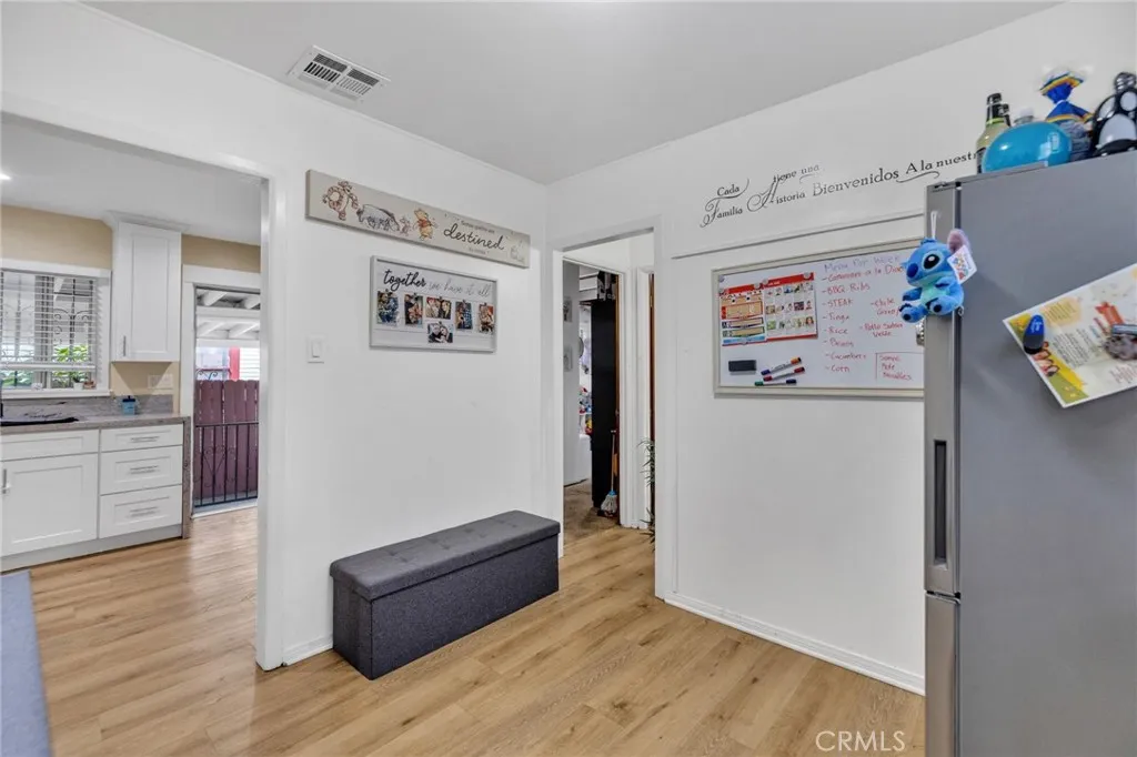 Los Angeles, California 90011, United States, 2 Bedrooms Bedrooms, ,1 BathroomBathrooms,Residential,Active,219561