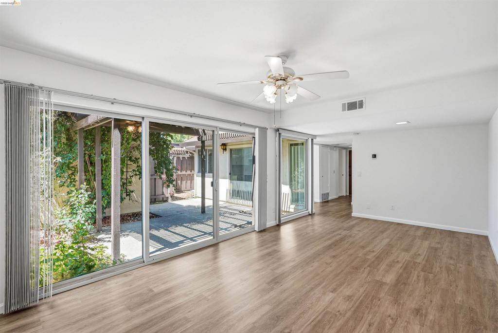 315 Creekview Ct